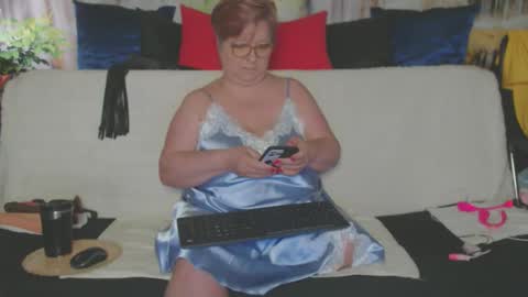 Snapshot of queenpammy chatting on May 2026 05:02:02 AM QueenPammy online show from May 2026 05:02:02 AM