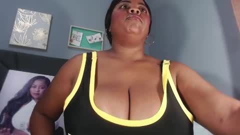 Snapshot of queenrachelbrown chatting on April 2026 11:41:01 AM queenrachelbrown online show from April 2026 11:41:01 AM