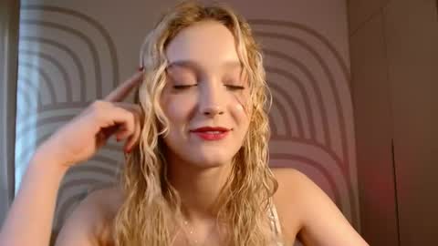 Snapshot of queenserenaaa chatting on June 2026 03:38:02 PM Serena XoXo online show from June 2026 03:38:02 PM