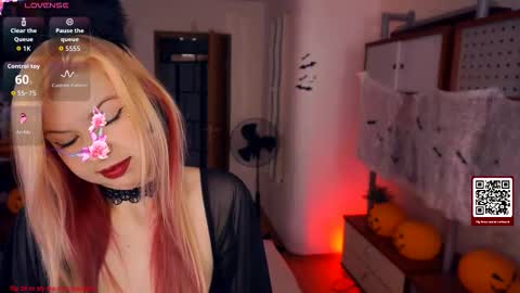 Tate online show from October 2025 04:15:01 AM