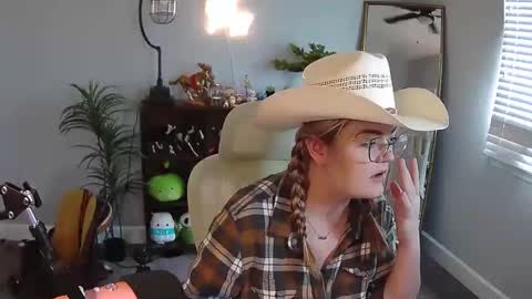 Bri online show from December 2025 06:23:01 PM