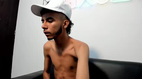 quetzal_coatl_ online show from April 2026 05:46:02 PM