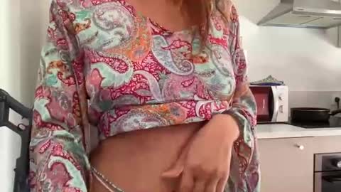 Snapshot of quinnyelena chatting on June 2026 08:40:02 AM Quinnyelena online show from June 2026 08:40:02 AM