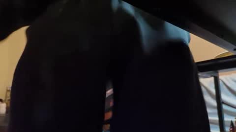 Snapshot of quinsanre chatting on January 2026 12:05:02 AM Bones online show from January 2026 12:05:02 AM