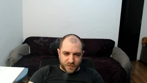 R0bila online show from April 2026 10:32:01 PM