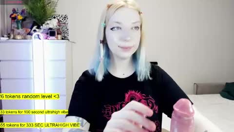 Snapshot of raaaaaaawr chatting on June 2026 12:03:01 AM - online show from June 2026 12:03:01 AM
