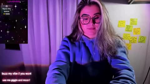 Snapshot of rachel_fo chatting on December 2024 11:06:02 PM Rachel Foss online show from December 2024 11:06:02 PM