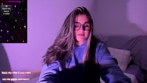 Snapshot of rachel_fo chatting on January 2025 10:51:01 PM Rachel Foss online show from January 2025 10:51:01 PM