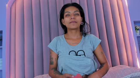 Snapshot of rachel_martinez chatting on January 2025 11:43:01 AM RACHEL online show from January 2025 11:43:01 AM