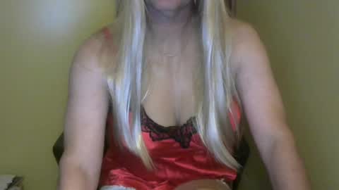 Snapshot of rachelcrossxo chatting on June 2026 10:30:01 PM RachelCrossXO online show from June 2026 10:30:01 PM