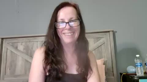 Radiant Peach Goddess online show from February 2025 05:15:01 AM