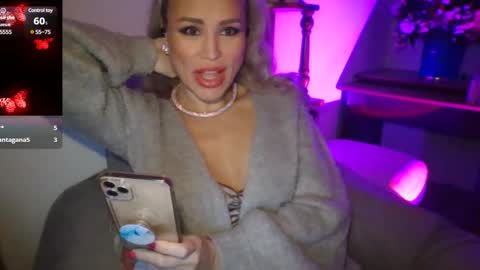 Snapshot of radmila_star chatting on December 2024 06:17:01 PM Radmila Star online show from December 2024 06:17:01 PM