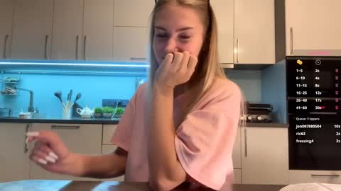 Mila online show from April 2026 03:28:02 PM