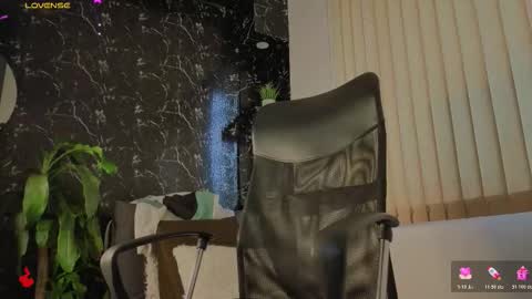 R A F A E L online show from January 2026 08:12:01 PM