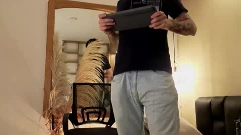 R A F A E L online show from February 2026 08:48:02 PM