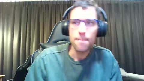 Snapshot of raimondo32 chatting on April 2026 01:42:02 PM Raimondo te Paste online show from April 2026 01:42:02 PM