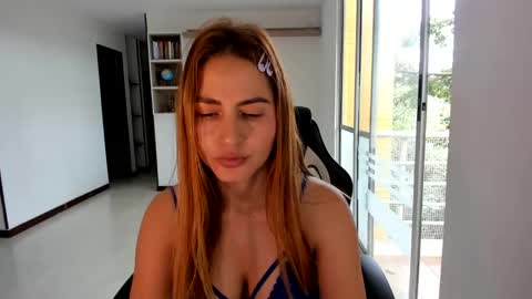 Jennyindependent model . online show from January 2025 08:16:02 PM