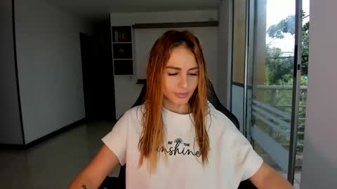 Jennyindependent model . online show from February 2025 10:22:01 PM