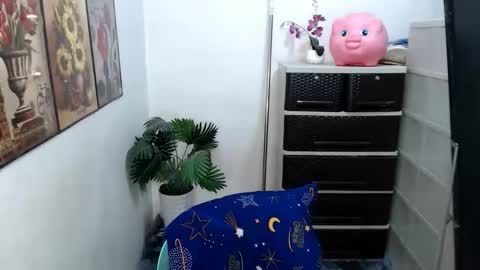 raindrizzle1706 online show from March 2026 01:50:01 AM