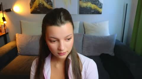 rainevi online show from March 2026 12:16:01 PM