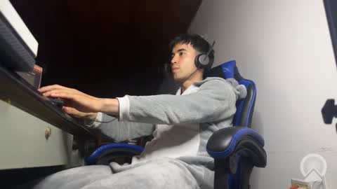 Snapshot of rakhubs chatting on February 2026 03:36:02 AM Enzo online show from February 2026 03:36:02 AM