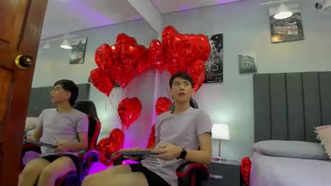 Snapshot of raphael_nyon chatting on February 2026 03:37:02 AM Raphael Nyon online show from February 2026 03:37:02 AM