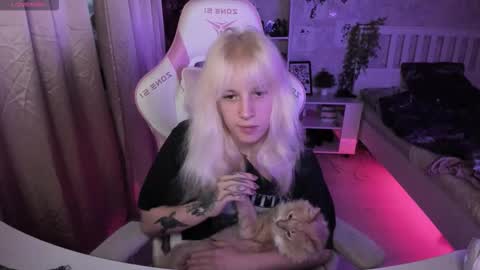 Snapshot of rapunzel_cute chatting on November 2025 01:23:01 PM Rapunzel online show from November 2025 01:23:01 PM