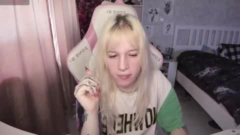 Snapshot of rapunzel_cute chatting on January 2026 01:16:02 PM Rapunzel online show from January 2026 01:16:02 PM