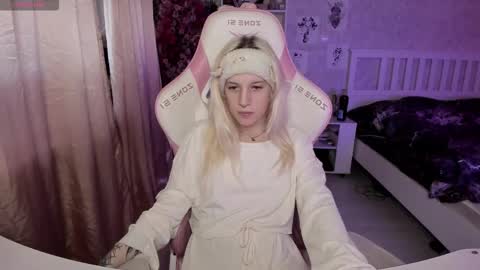 Snapshot of rapunzel_cute chatting on January 2026 01:16:01 PM Rapunzel online show from January 2026 01:16:01 PM