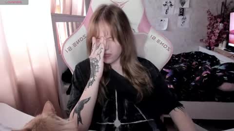 Snapshot of rapunzel_cute chatting on April 2026 12:20:01 PM Rapunzel online show from April 2026 12:20:01 PM