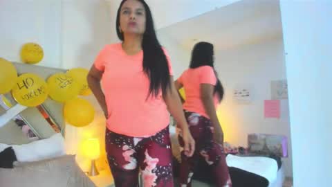 Raquel Moore  online show from December 2025 02:24:01 PM