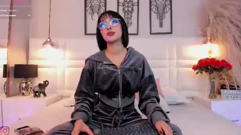 Snapshot of raquelhyde_ chatting on June 2026 12:30:02 PM raquel Hyde online show from June 2026 12:30:02 PM