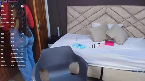 Raquel online show from November 2025 11:53:02 AM