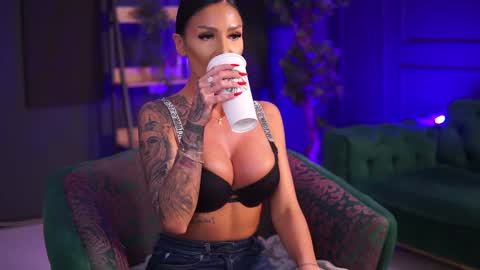 Raquelle online show from January 2025 09:50:01 PM