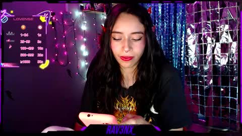   online show from November 2025 07:04:02 PM