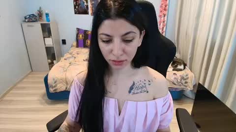 raven_haired_goddess online show from April 2026 06:03:02 AM