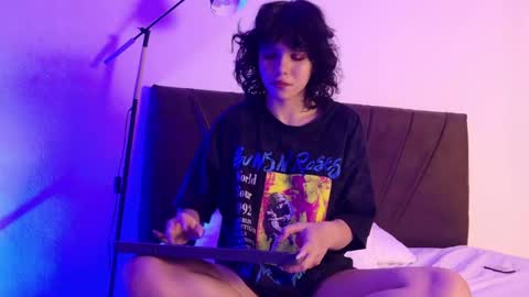 Snapshot of raven_oa chatting on June 2026 02:33:01 PM online show from June 2026 02:33:01 PM