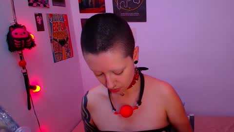 Snapshot of ravendarkness_ chatting on March 2026 12:56:02 AM ravendarkness_ online show from March 2026 12:56:02 AM