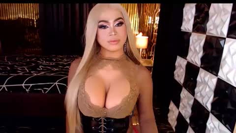 ravenmystiquex online show from April 2026 05:28:01 PM