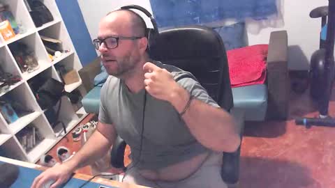 ravingr3d3 online show from September 2025 09:17:02 PM