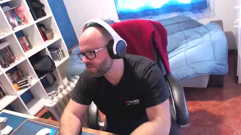 ravingr3d3 online show from March 2026 02:45:03 PM