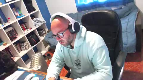 ravingr3d3 online show from April 2026 07:58:02 AM