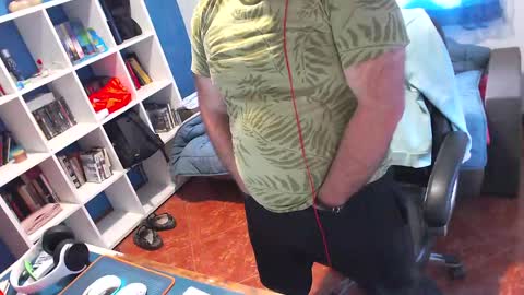 Snapshot of ravingr3d3 chatting on May 2026 08:32:02 AM ravingr3d3 online show from May 2026 08:32:02 AM