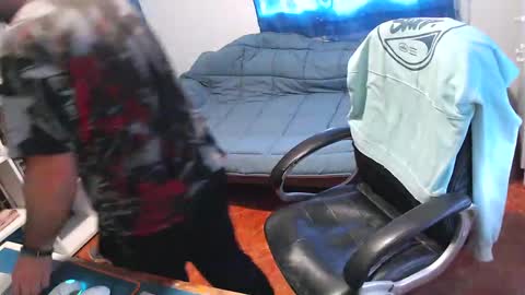 Snapshot of ravingr3d3 chatting on May 2026 08:11:01 AM ravingr3d3 online show from May 2026 08:11:01 AM