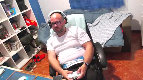 Snapshot of ravingr3d3 chatting on May 2026 08:50:02 PM ravingr3d3 online show from May 2026 08:50:02 PM