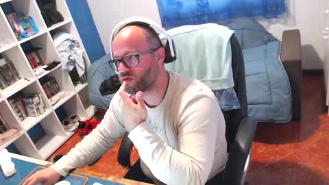 Snapshot of ravingr3d3 chatting on May 2026 01:30:01 PM ravingr3d3 online show from May 2026 01:30:01 PM