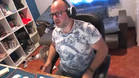 Snapshot of ravingr3d3 chatting on May 2026 08:09:01 AM ravingr3d3 online show from May 2026 08:09:01 AM