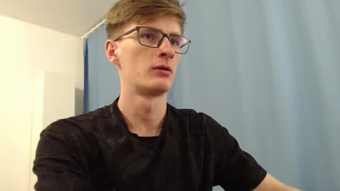 Snapshot of ray_booy chatting on September 2025 04:01:02 PM Ray Booy online show from September 2025 04:01:02 PM