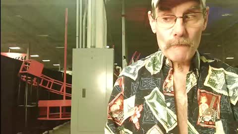Snapshot of raylene4u2 chatting on December 2024 10:41:02 PM Ray online show from December 2024 10:41:02 PM