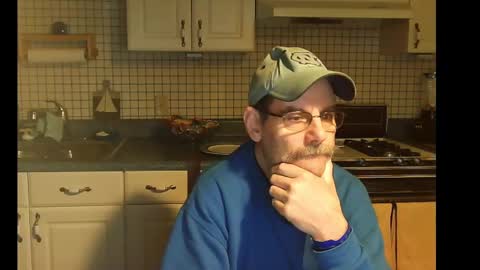 Snapshot of raylene4u2 chatting on December 2024 10:25:01 AM Ray online show from December 2024 10:25:01 AM